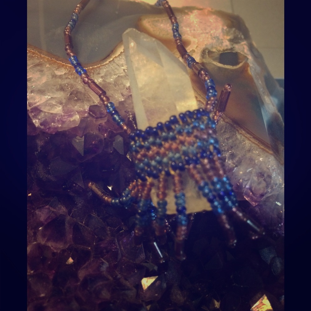 EUC-Crystal Point Beaded Necklace